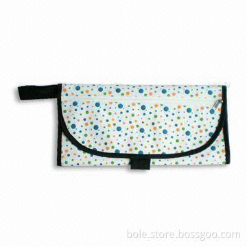 Diaper Bag with Full Dot Print and Multi-pocket to Store Diapers, OEM/ODM Orders Accepted